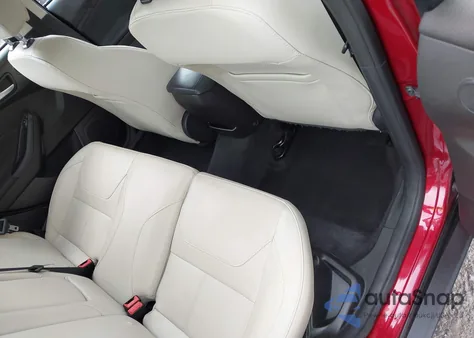 2017 Ford Focus Titanium из США, поврежденный, VIN 1FADP3J24HL267737